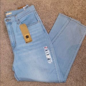 High-Waisted Tapered Leg Levi’s